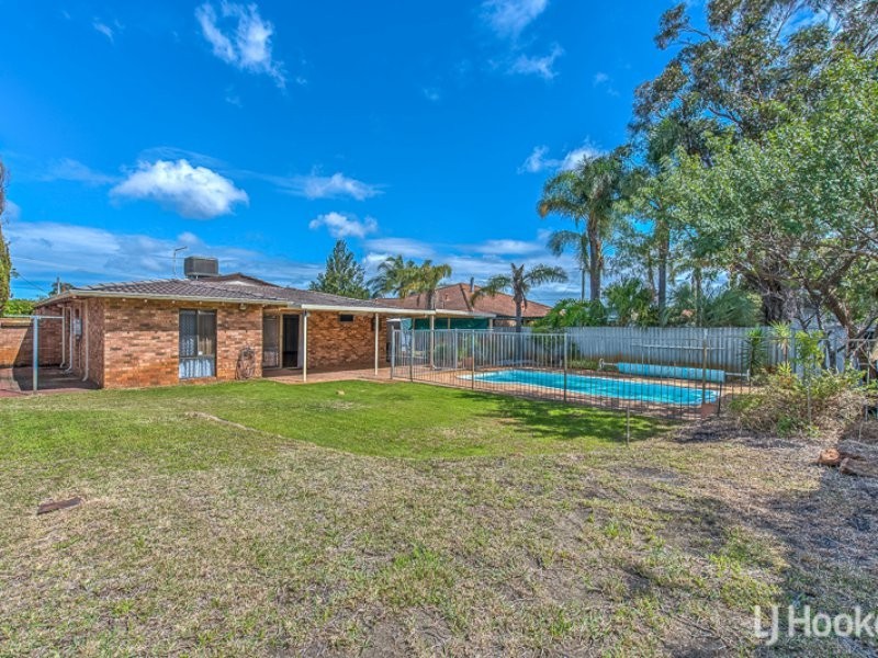 4 Grundy Way, Thornlie WA 6108