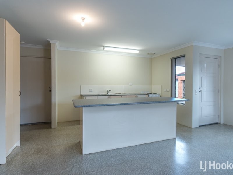 13/2 Briza Lane, Forrestfield WA 6058