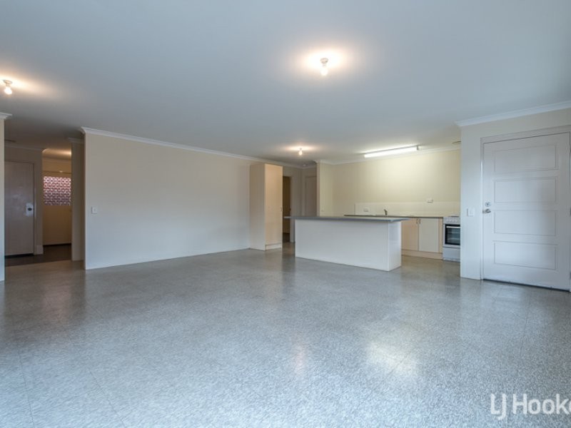 13/2 Briza Lane, Forrestfield WA 6058