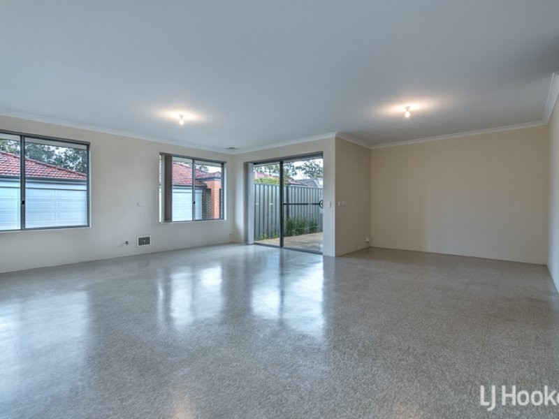 13/2 Briza Lane, Forrestfield WA 6058