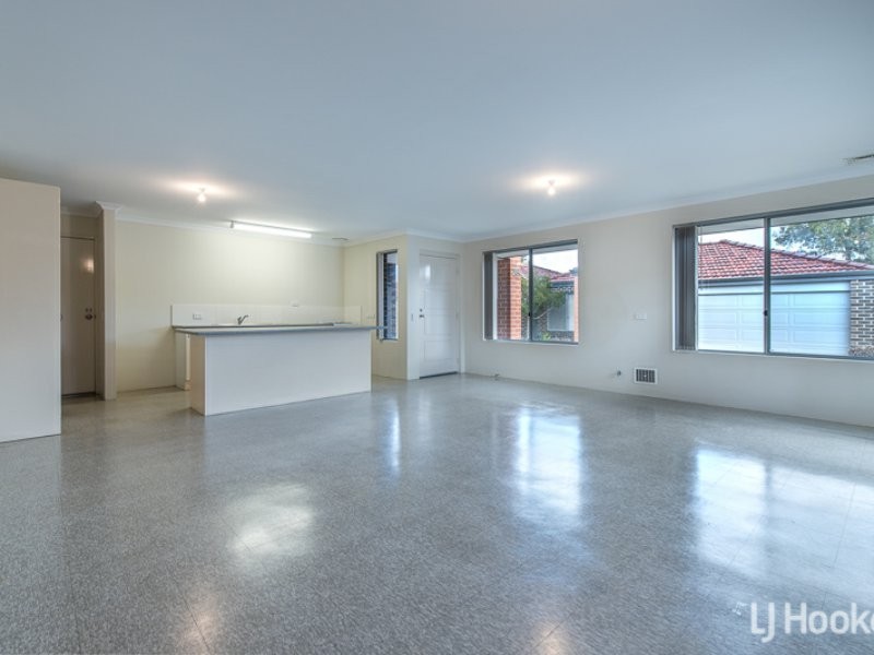 13/2 Briza Lane, Forrestfield WA 6058