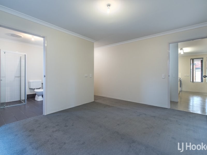 13/2 Briza Lane, Forrestfield WA 6058