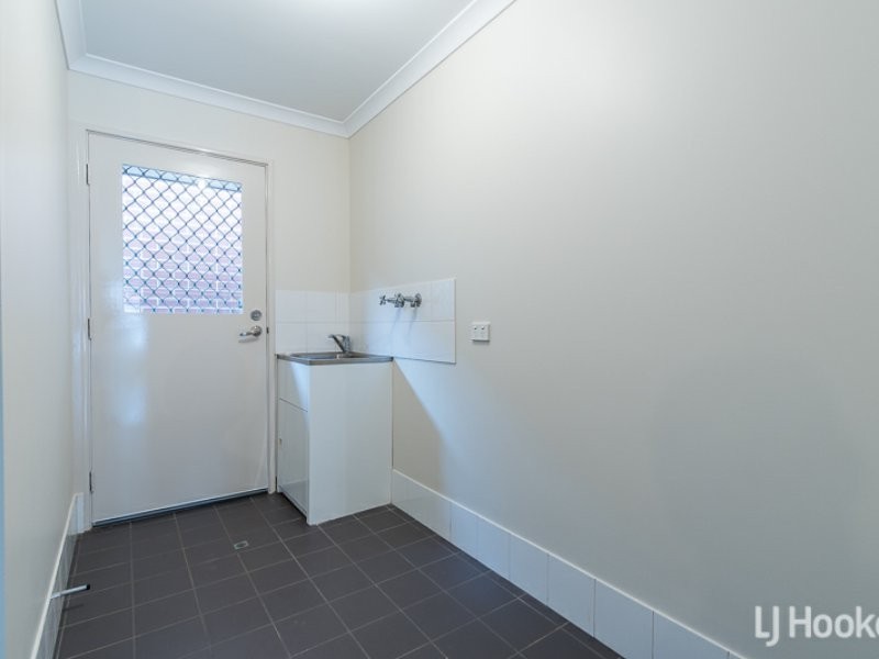 13/2 Briza Lane, Forrestfield WA 6058