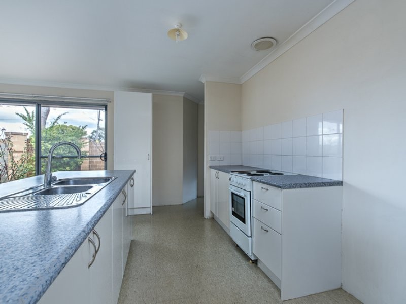 9/2 Briza Lane, Forrestfield WA 6058