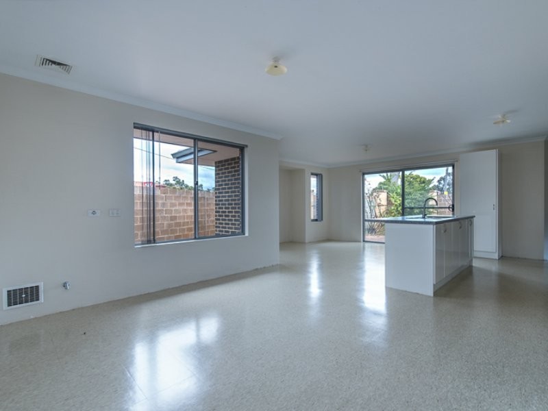9/2 Briza Lane, Forrestfield WA 6058