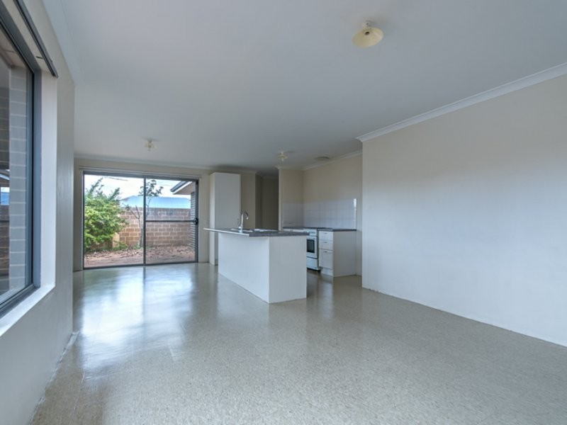 9/2 Briza Lane, Forrestfield WA 6058