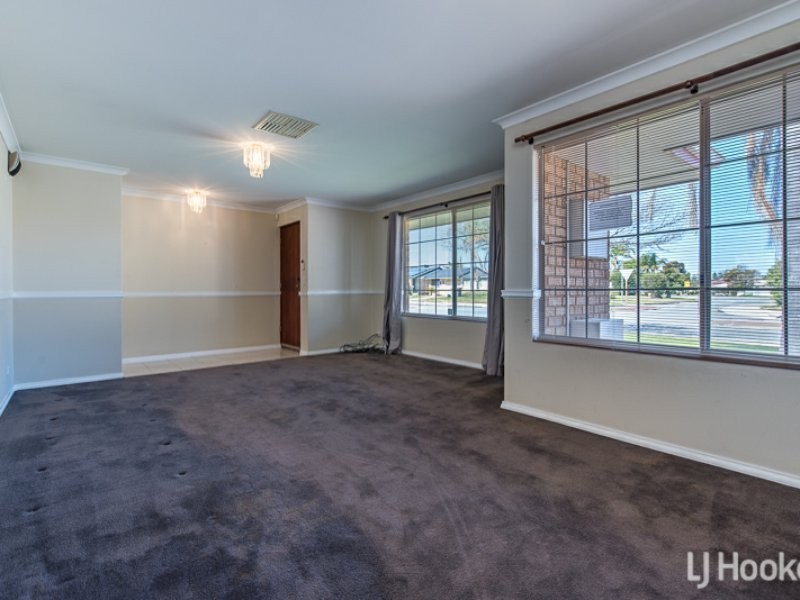 125 Forest Lakes Drive, Thornlie WA 6108