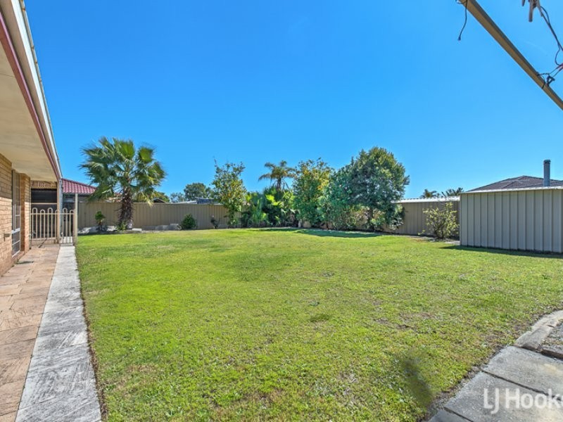 125 Forest Lakes Drive, Thornlie WA 6108