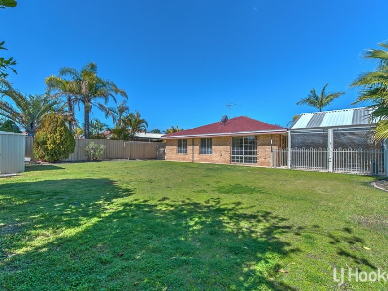 125 Forest Lakes Drive, Thornlie WA 6108