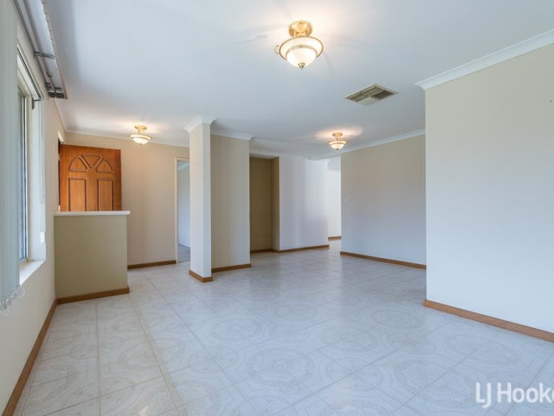 11 Magenta Close, Thornlie WA 6108