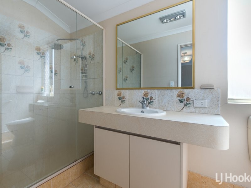 11 Magenta Close, Thornlie WA 6108