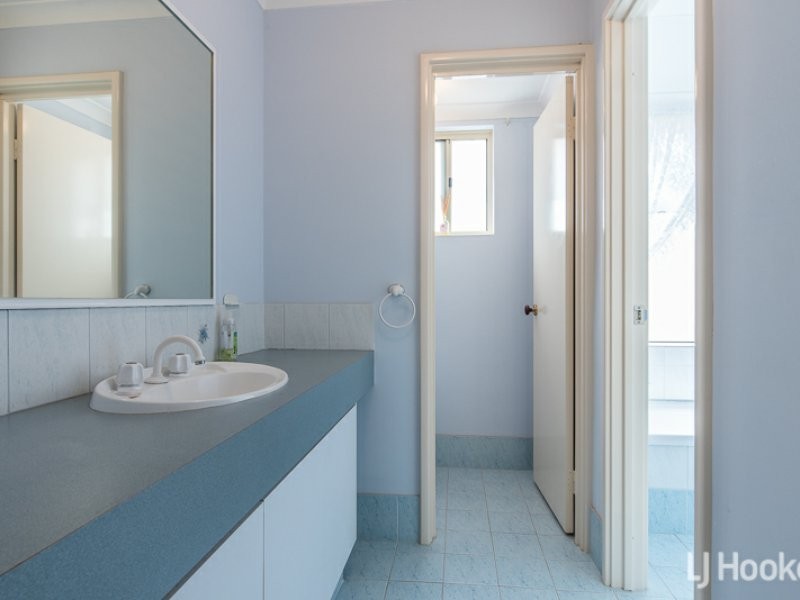 11 Magenta Close, Thornlie WA 6108