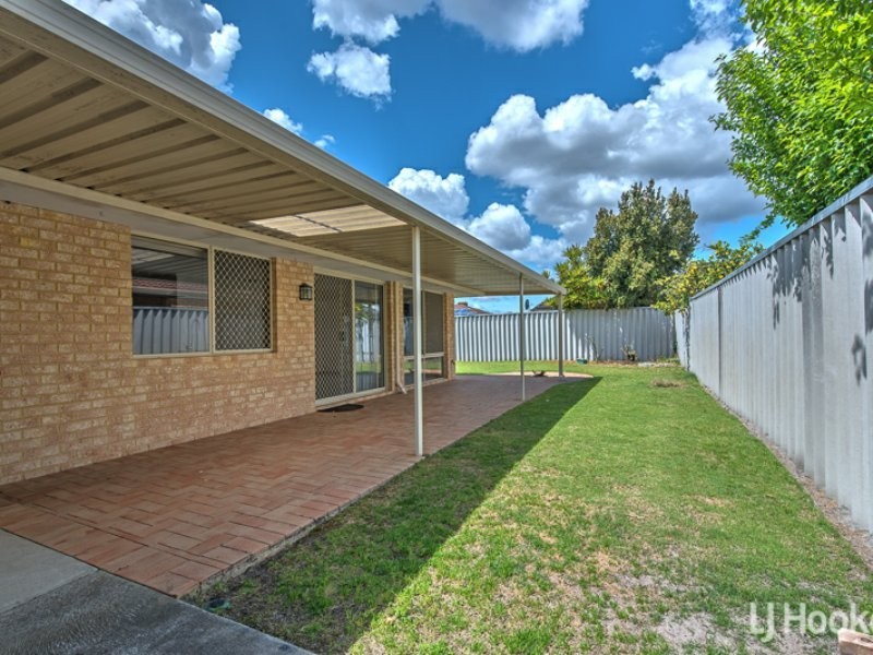 11 Magenta Close, Thornlie WA 6108