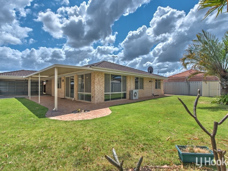 11 Magenta Close, Thornlie WA 6108