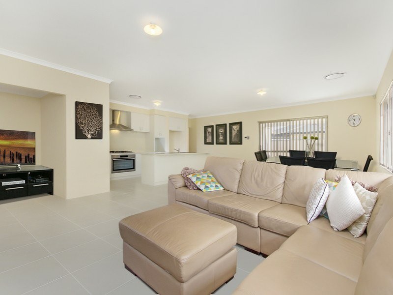 25 Haywire Avenue, Whitby WA 6123