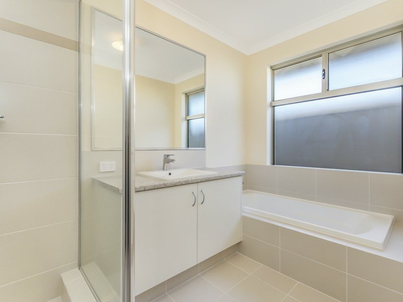 25 Haywire Avenue, Whitby WA 6123