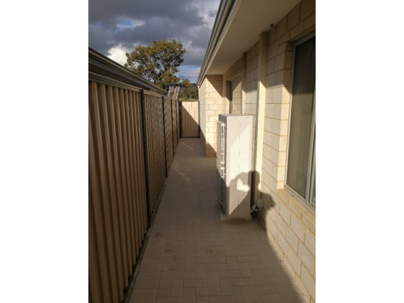 25 Haywire Avenue, Whitby WA 6123