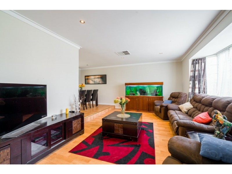 16 Ailsworth Court, Thornlie WA 6108