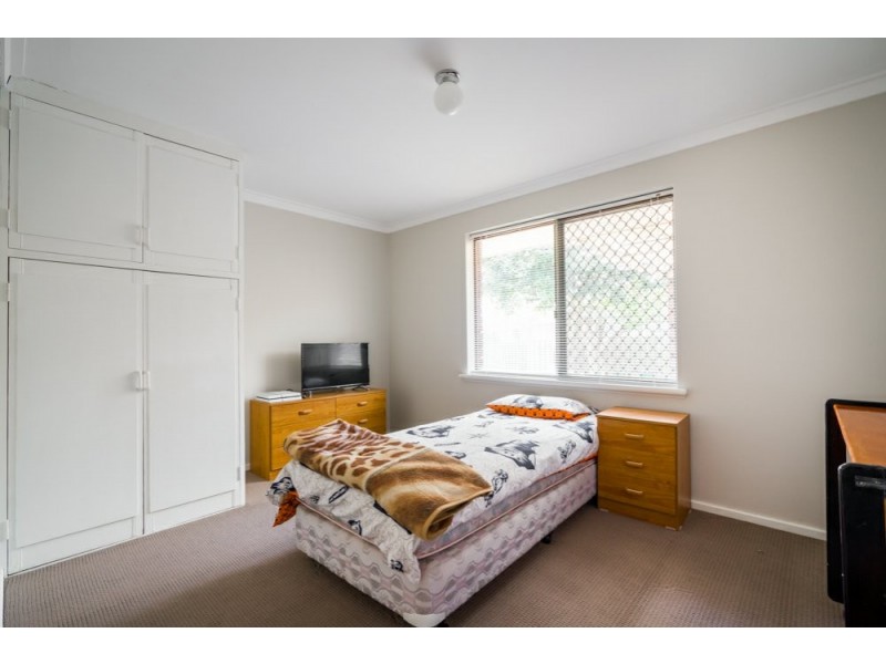 16 Ailsworth Court, Thornlie WA 6108