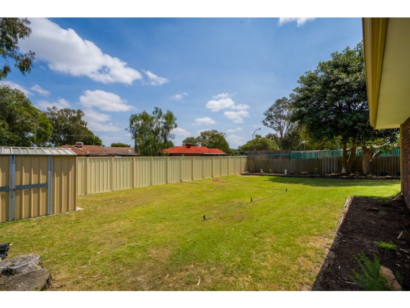 16 Ailsworth Court, Thornlie WA 6108