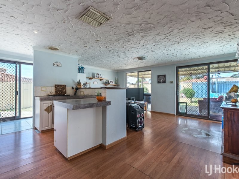 10 Explorer Drive, Thornlie WA 6108