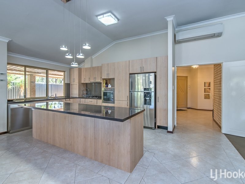 19 Glenbrook Road, Thornlie WA 6108