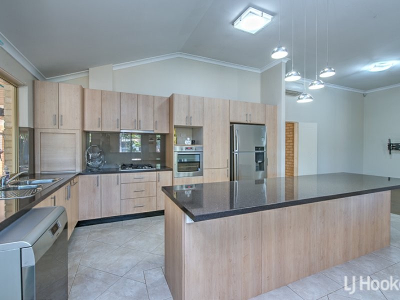 19 Glenbrook Road, Thornlie WA 6108