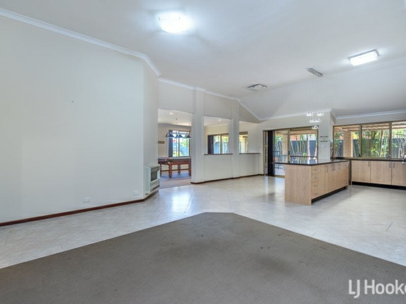 19 Glenbrook Road, Thornlie WA 6108