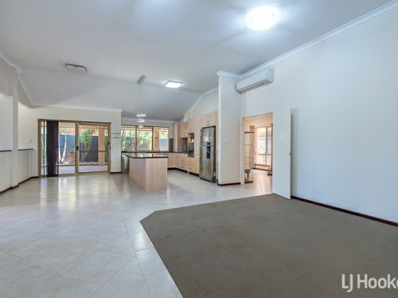 19 Glenbrook Road, Thornlie WA 6108