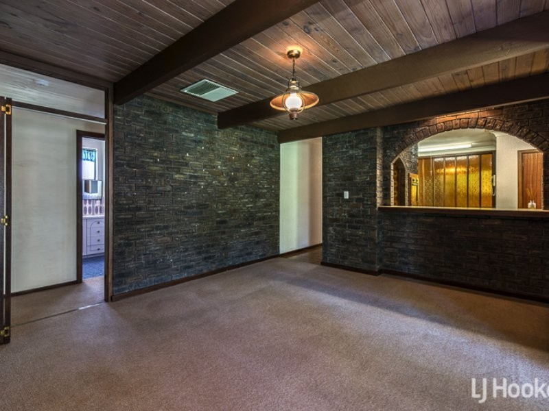 12 Pembury Road, Thornlie WA 6108