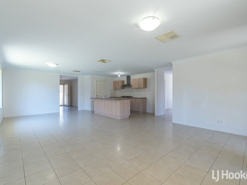 53 Chiltern Avenue, Brookdale WA 6112