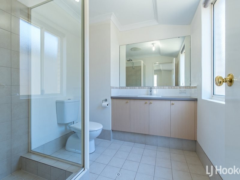 53 Chiltern Avenue, Brookdale WA 6112