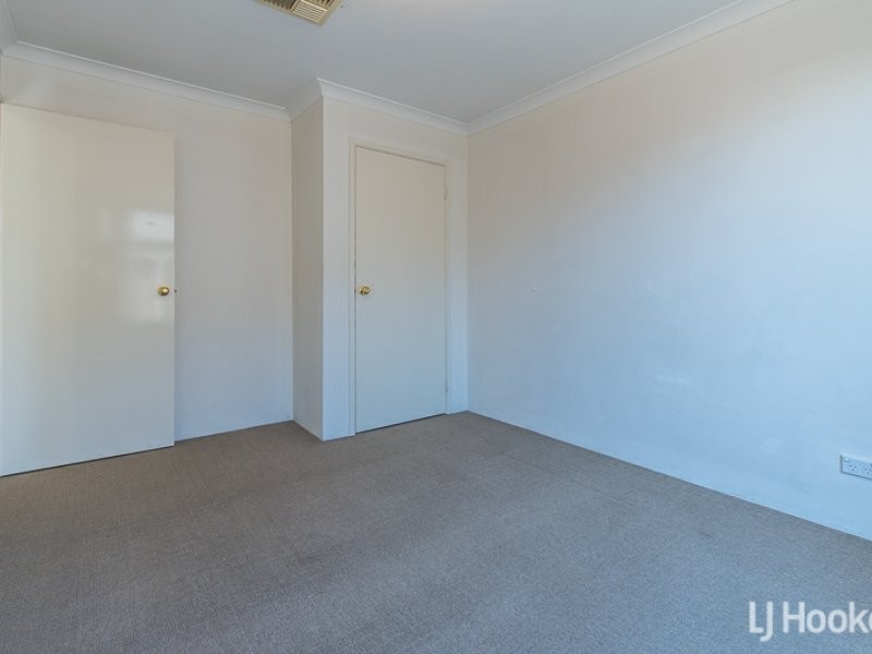 53 Chiltern Avenue, Brookdale WA 6112