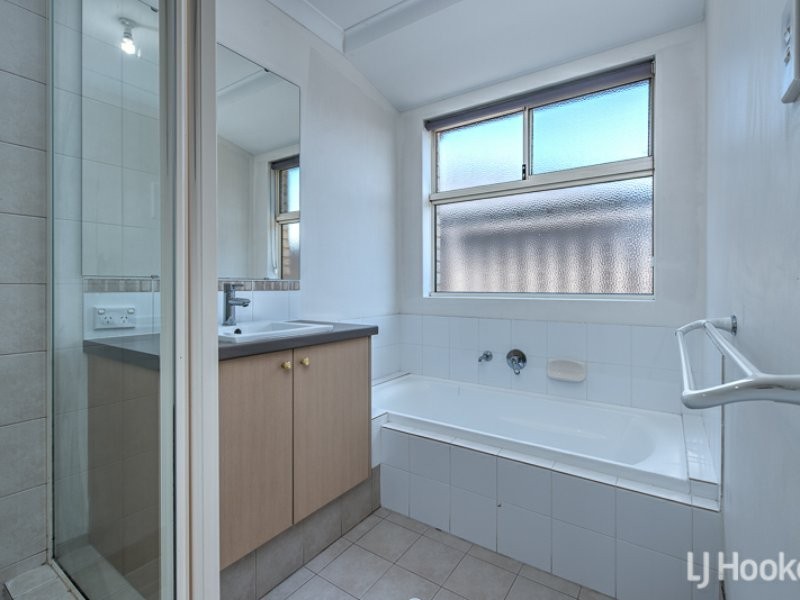 53 Chiltern Avenue, Brookdale WA 6112