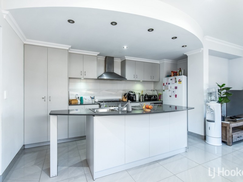 7 Hopkins Court, Southern River WA 6110