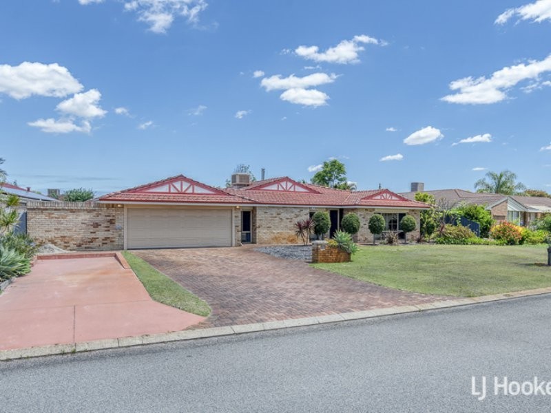 19 Lakeside Drive, Thornlie WA 6108