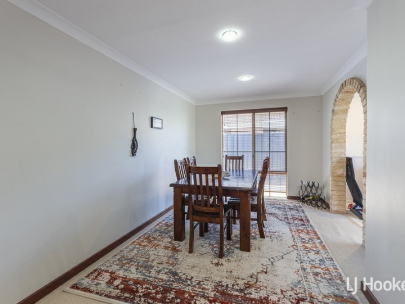 19 Lakeside Drive, Thornlie WA 6108