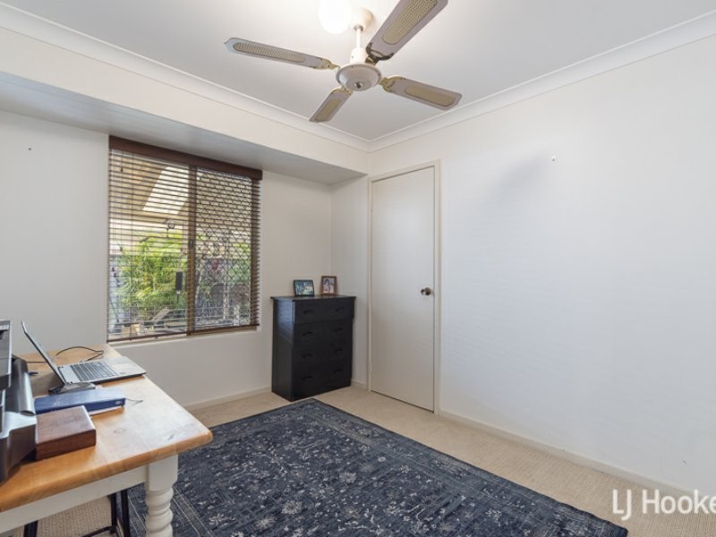 19 Lakeside Drive, Thornlie WA 6108