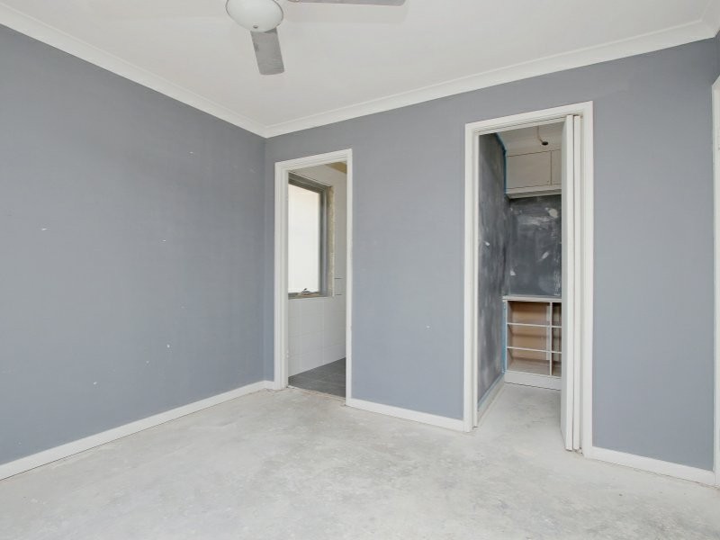 15 Firetail Court, Seville Grove WA 6112