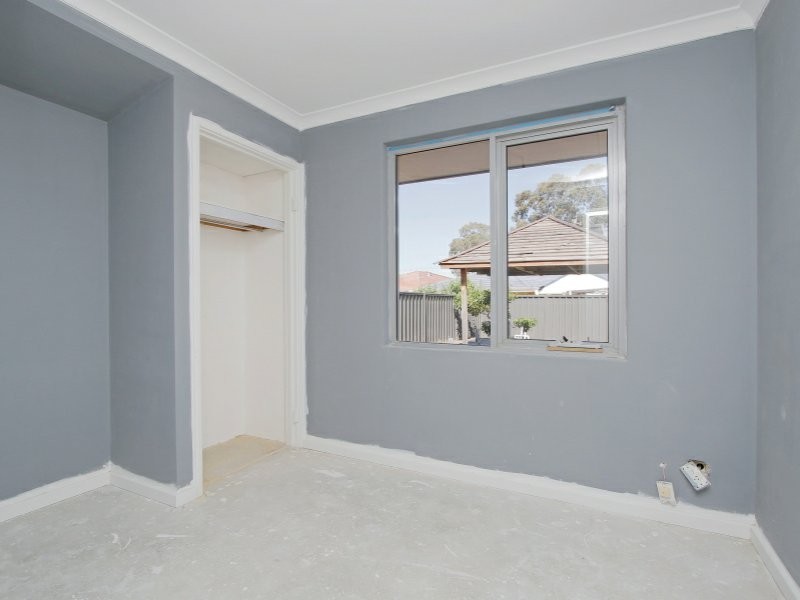 15 Firetail Court, Seville Grove WA 6112