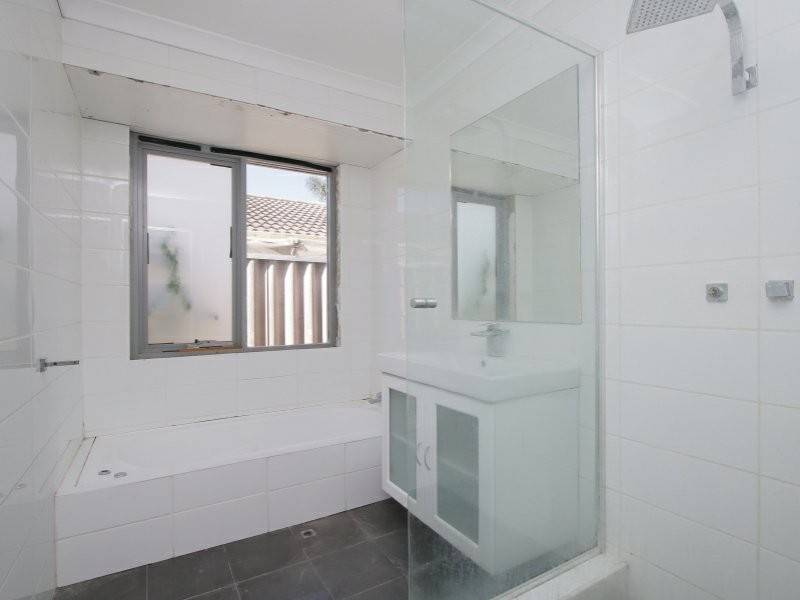 15 Firetail Court, Seville Grove WA 6112