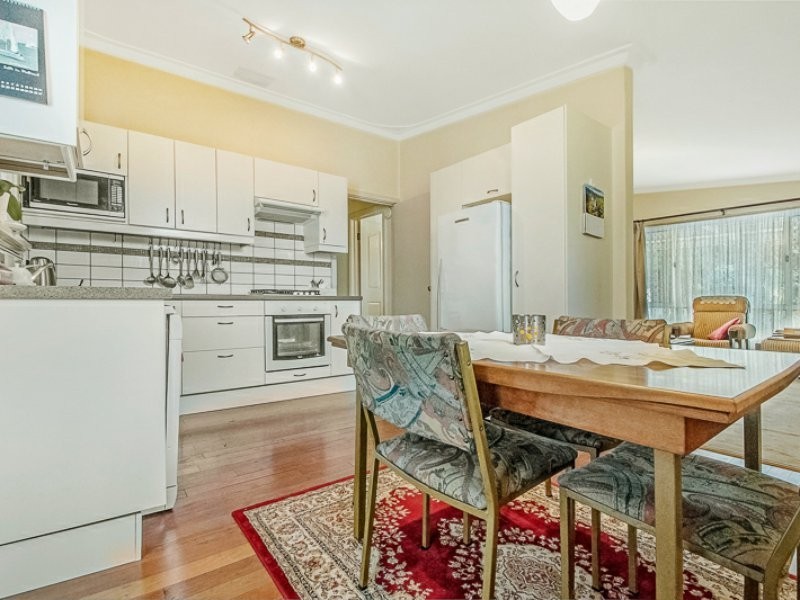 4 Probert Road, Thornlie WA 6108