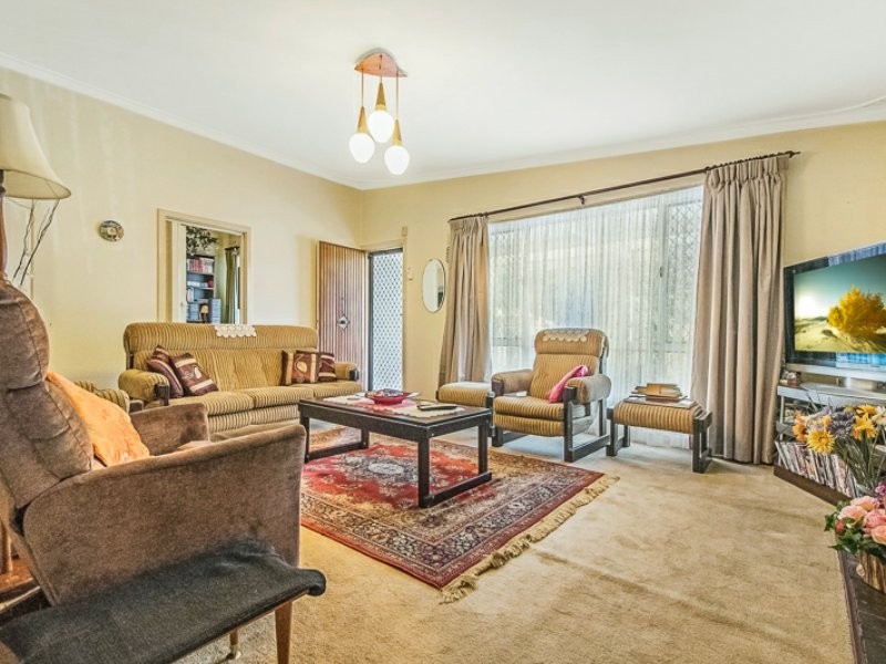 4 Probert Road, Thornlie WA 6108