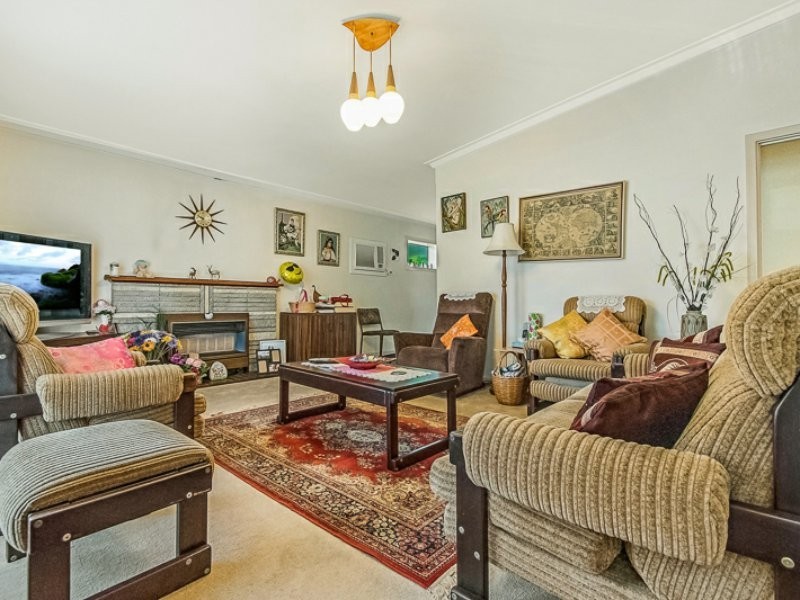 4 Probert Road, Thornlie WA 6108