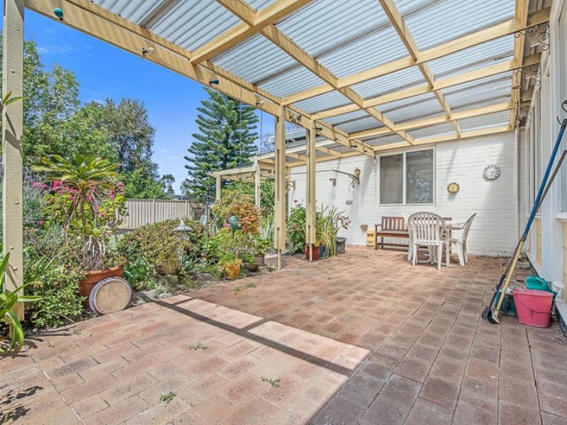 4 Probert Road, Thornlie WA 6108