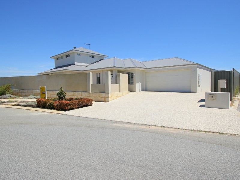 12 Bate Close, Piara Waters WA 6112