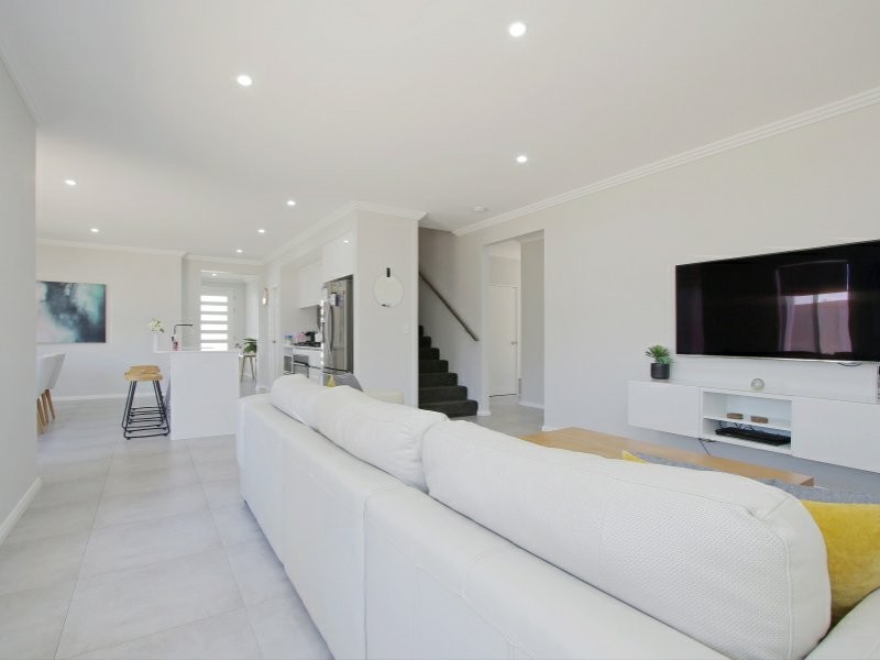 12 Bate Close, Piara Waters WA 6112