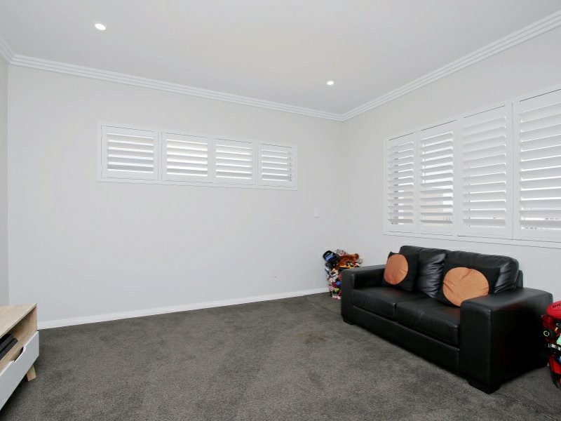 12 Bate Close, Piara Waters WA 6112