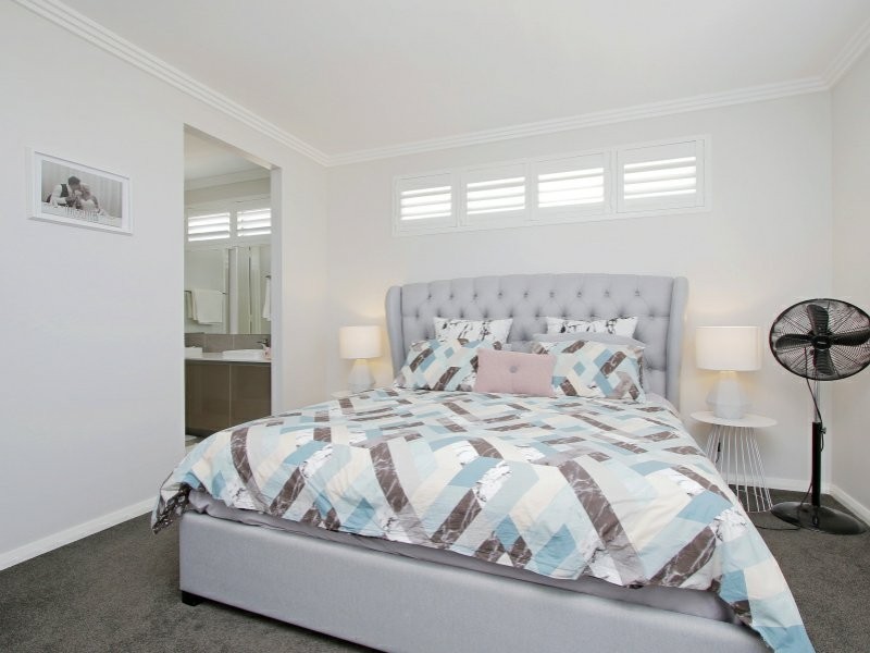 12 Bate Close, Piara Waters WA 6112