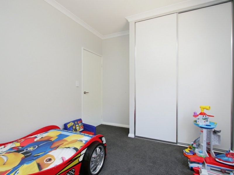 12 Bate Close, Piara Waters WA 6112